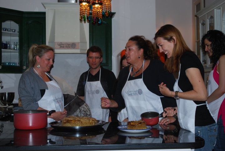 Makloubeh cooking class travel experience app