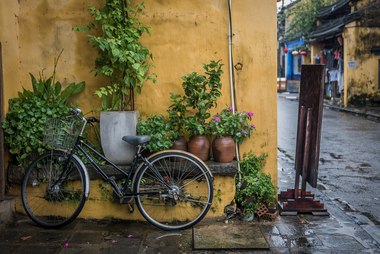bike on streets of old town hoi an