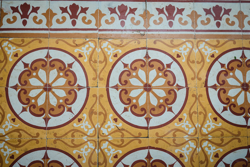 More pretty floor tiles! I want these in my house one day. floor tiles