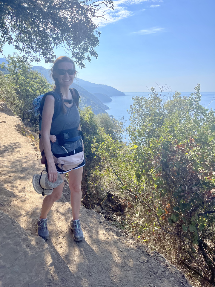 carrying passport in a fanny pack in Italy