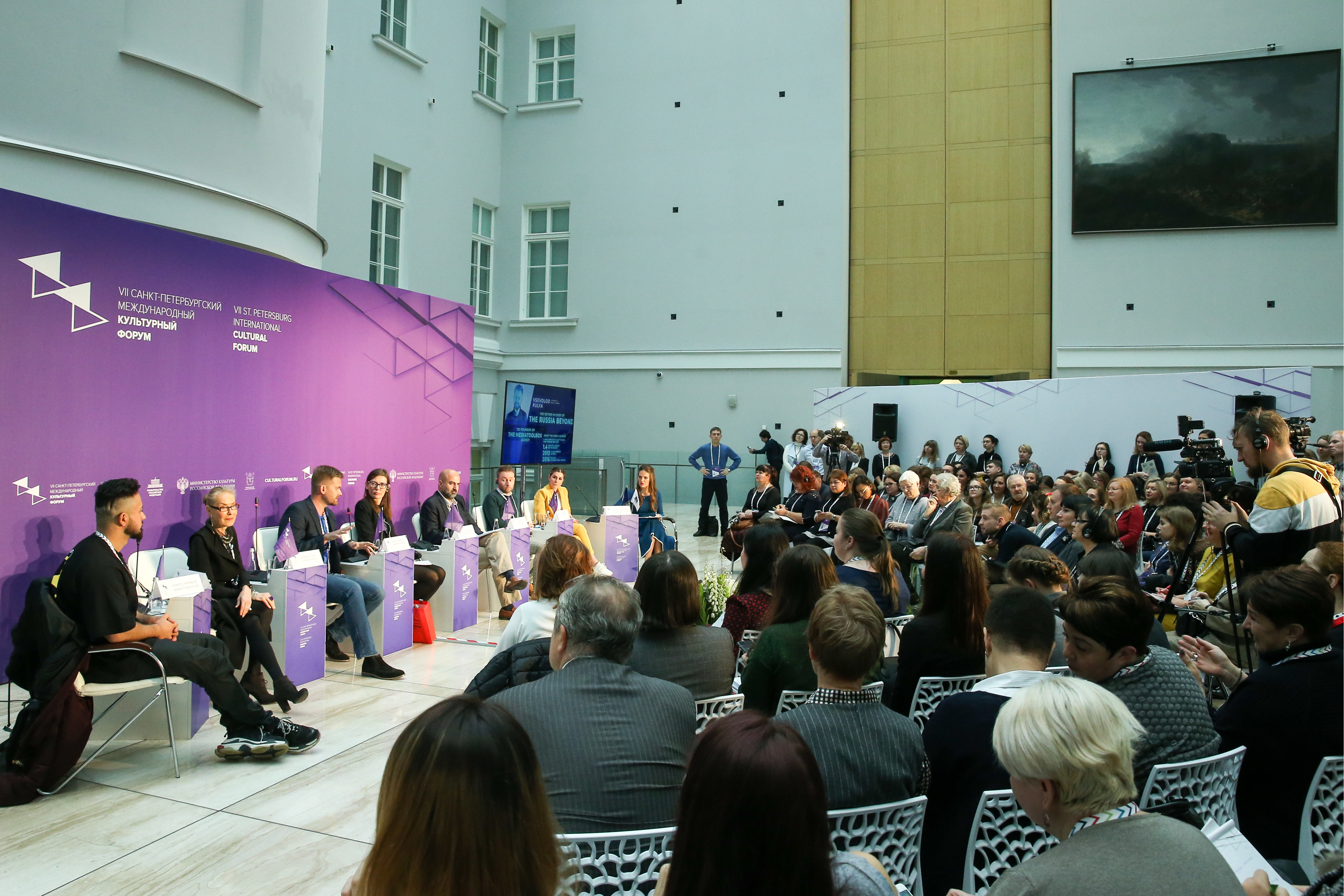 Shannon O'Donnell travel blogger on a panel talk in Russia